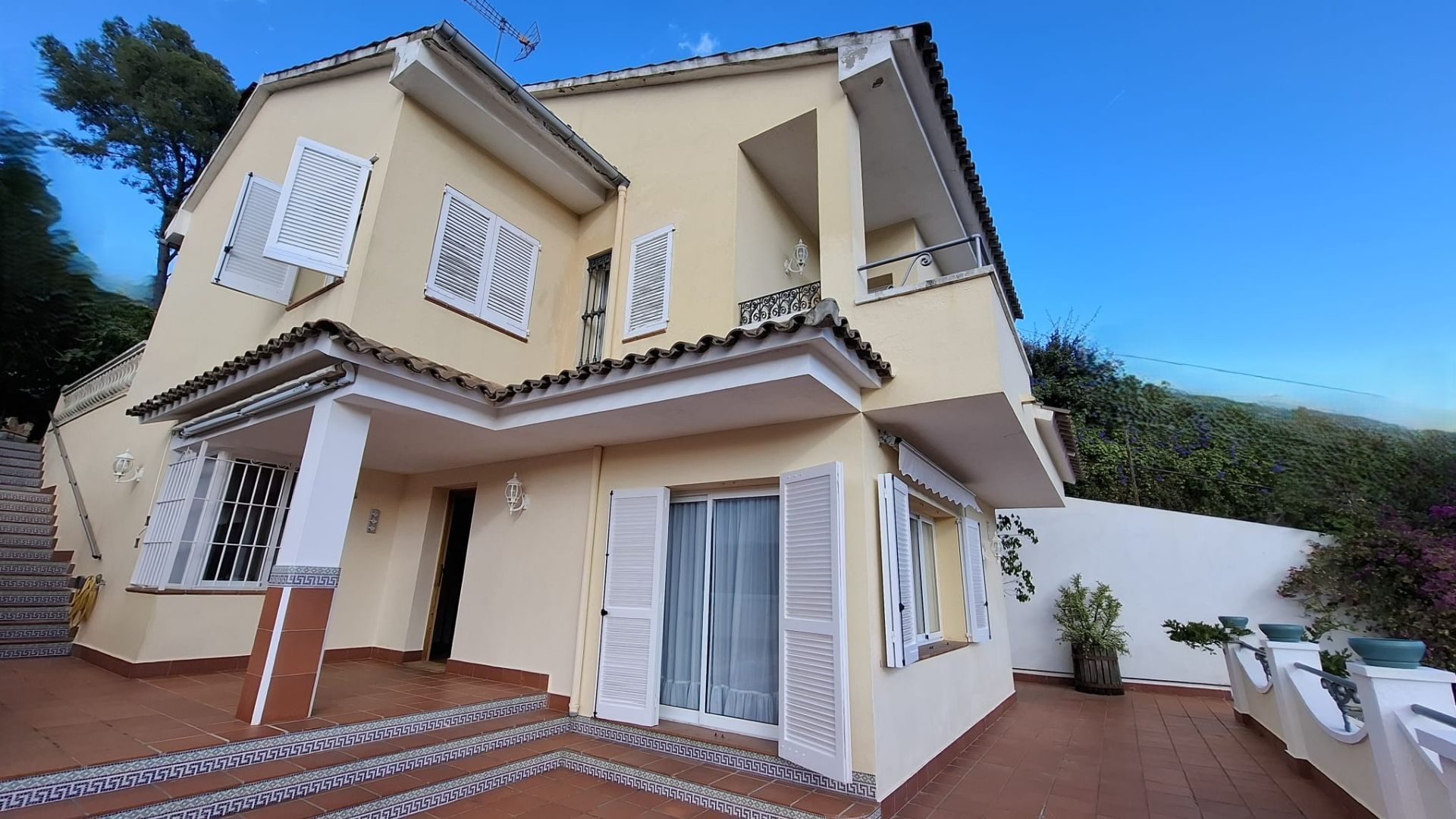 Exterior view of House or chalet for sale in Vallirana  with Terrace and Storage room