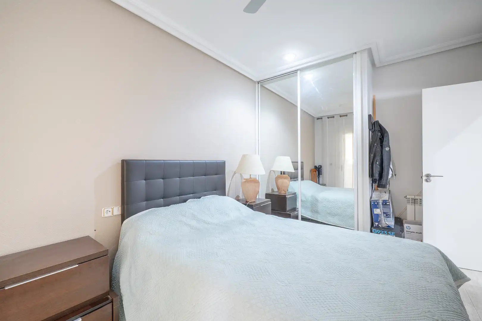 Habitación de Casa adosada en venta en Guardamar del Segura con Aire acondicionado, Jardín privado y Terraza