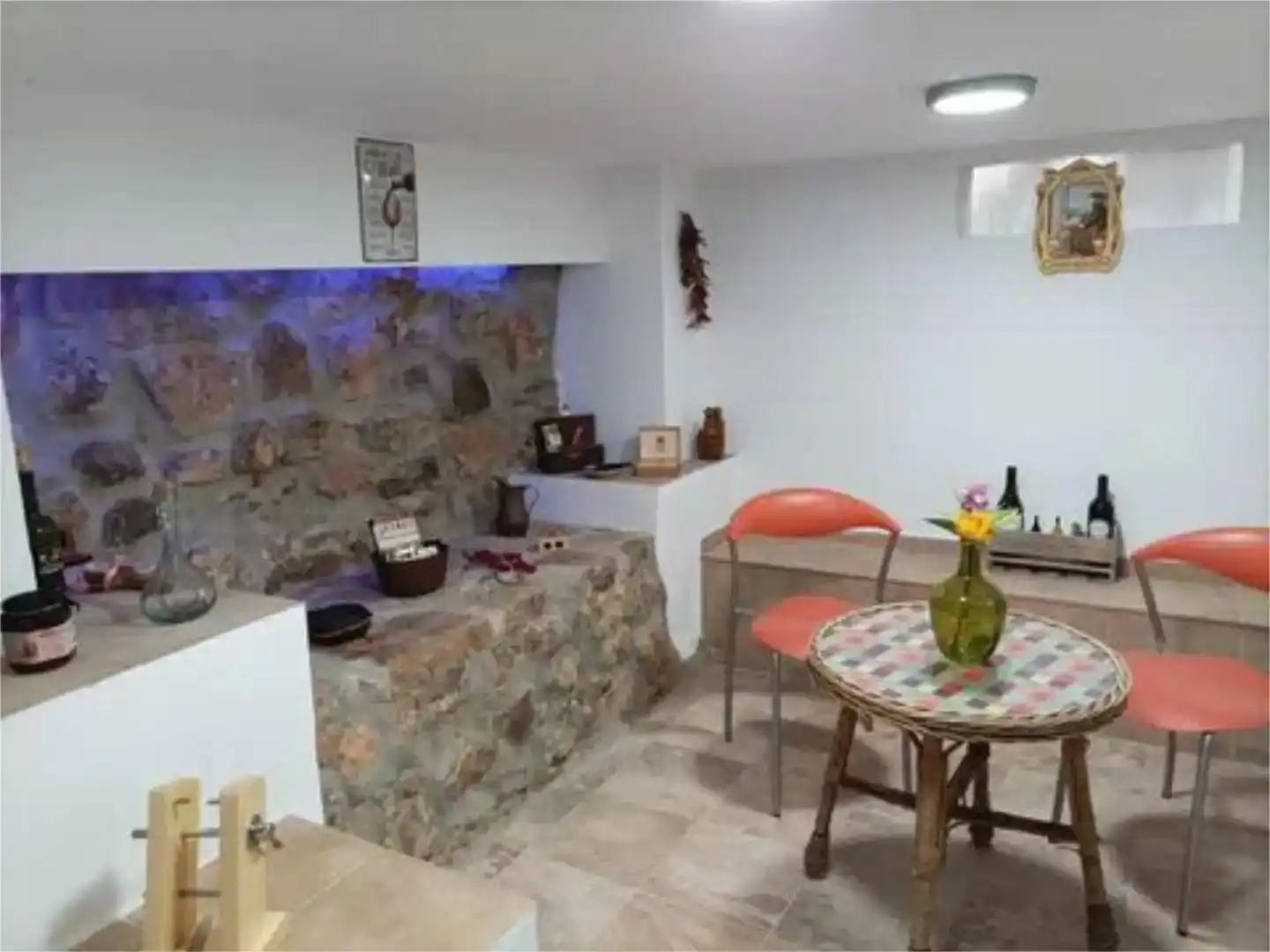 Houses for sale in Gilet  with Air Conditioner, Private garden and Storage room