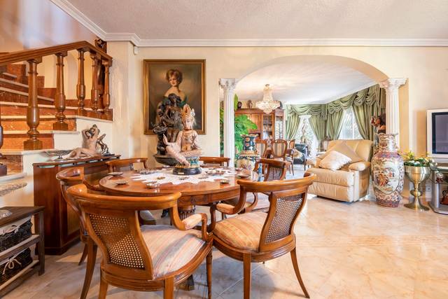 Casa-chalet en Venta en Canillejas