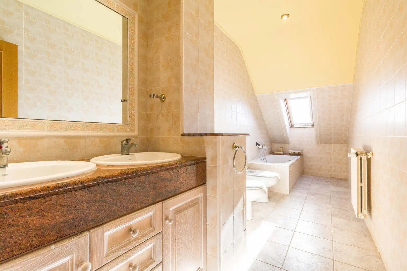 Country homes for sale in Yecla