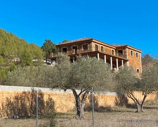 Vista exterior de Casa o xalet en venda en Boadella i les Escaules amb Terrassa i Balcó