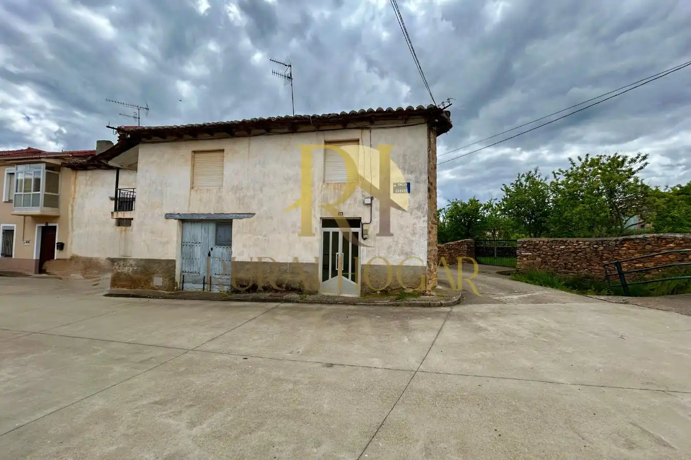Vista exterior de Casa o chalet en venta en Castrillo de la Valduerna con Balcón
