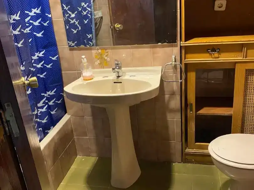 Bathroom of Flat for rent in Beiro