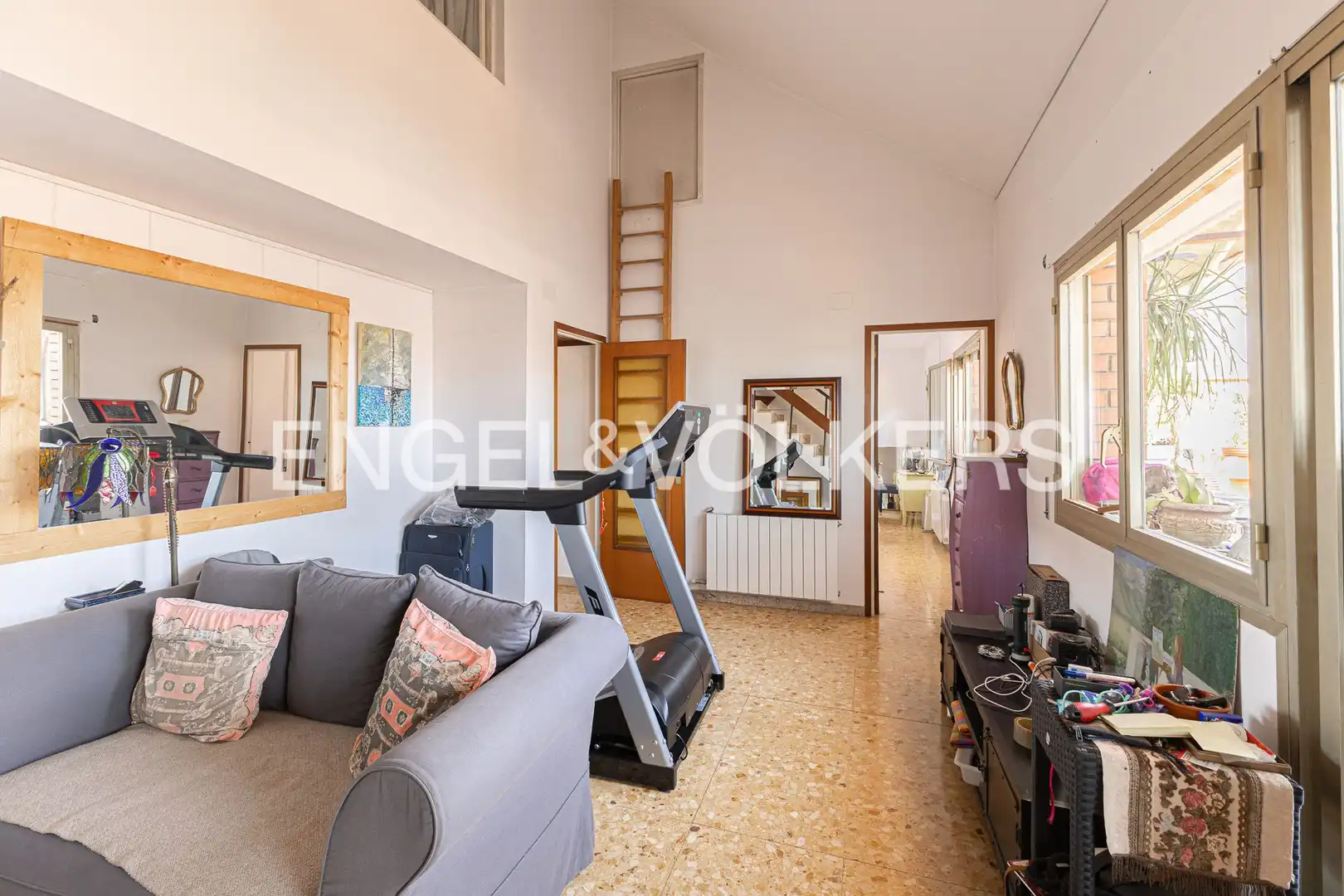 Sala d'estar de Dúplex en venda en Barcelona amb Calefacció i Terrassa