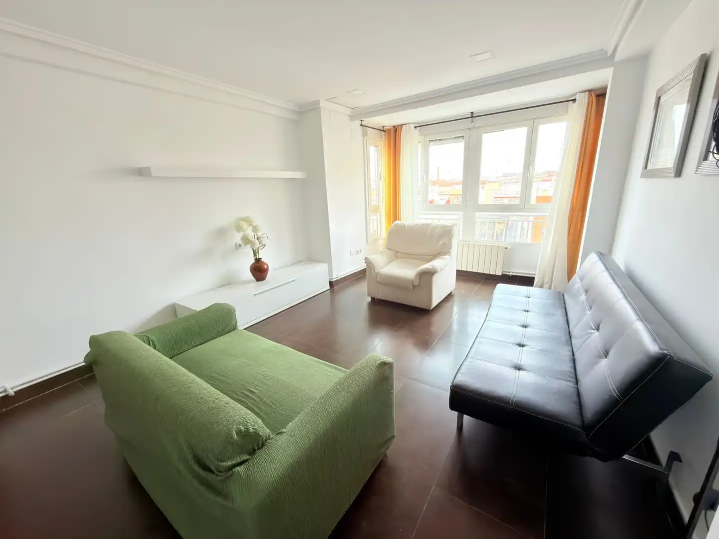 Living room of Flat for rent in Valencia  with Air Conditioner, Heating and Furnished