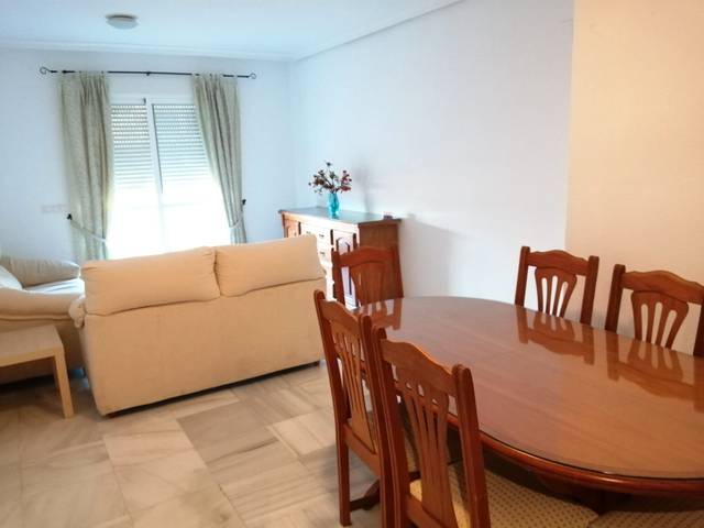 Piso en Alquiler en Martín Carpena - Torre del Río