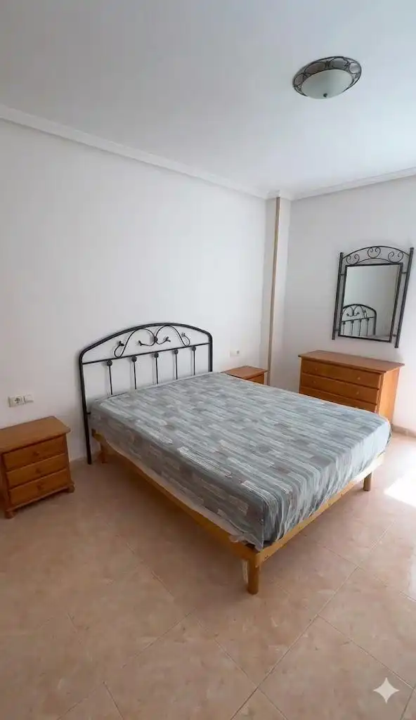 Habitación de Piso en venta en Torrevieja con Aire acondicionado, Amueblado y Balcón