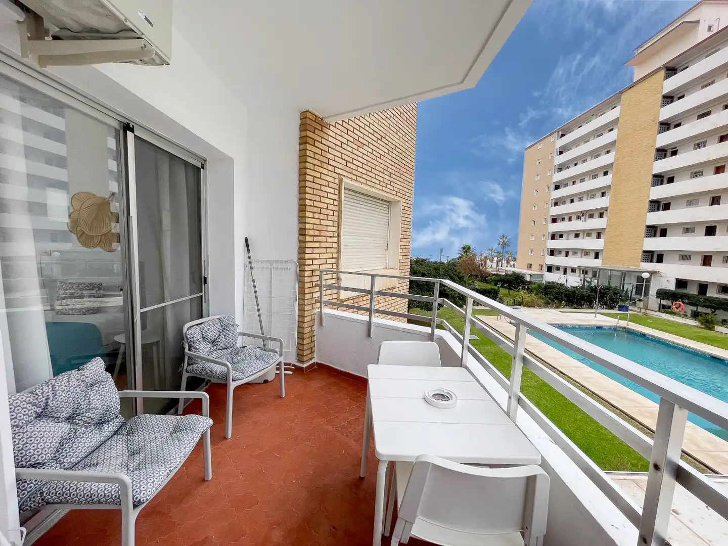 Habitación de Piso en venta en Fuengirola con Aire acondicionado