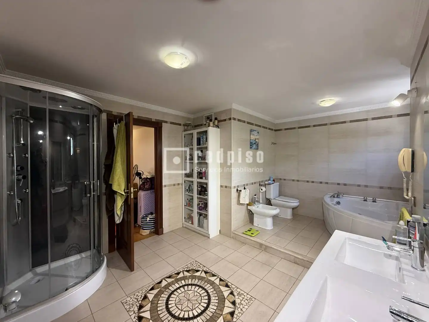 Bany de Casa o xalet en venda en Alhaurín de la Torre amb Aire condicionat, Jardí privat i Terrassa