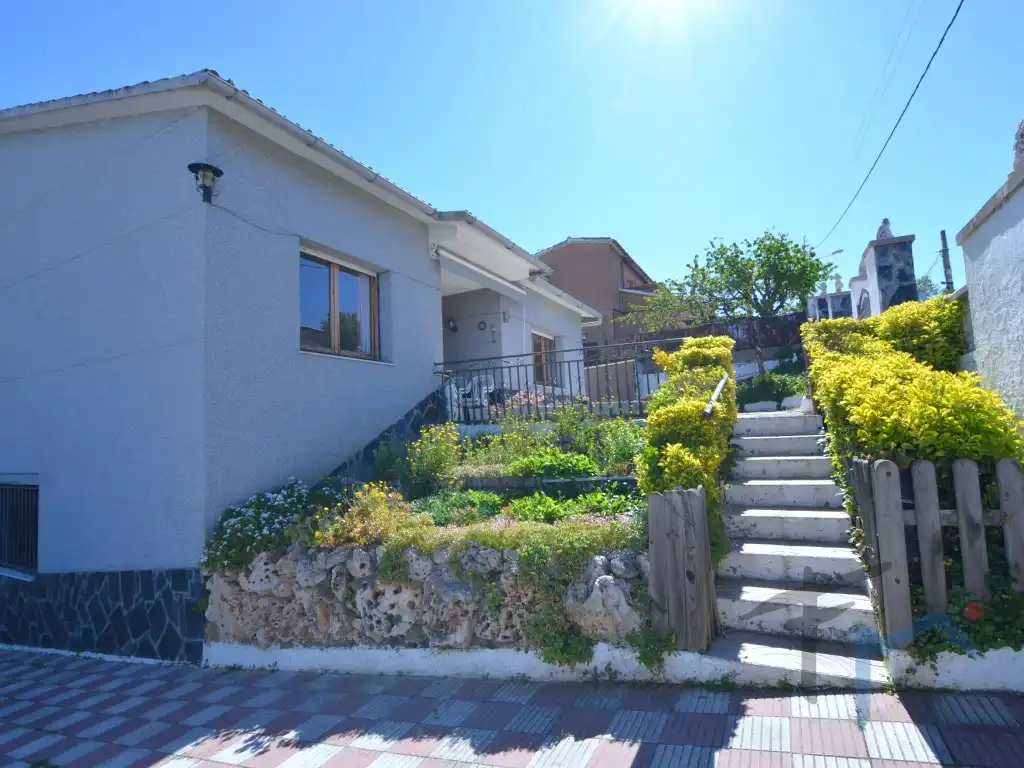 Houses for sale in Urbanizacion Can Parellada