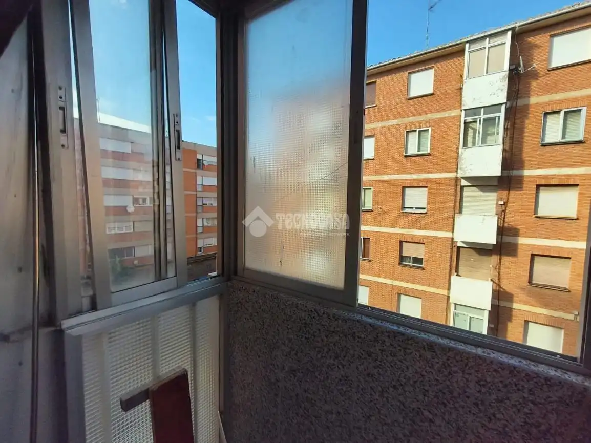Außenansicht von Wohnung zum Verkauf in Palencia mit Heizung, Abstellraum und Balkon