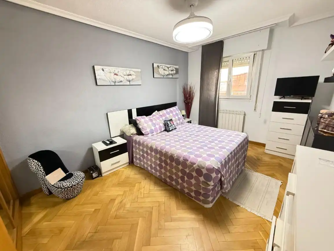Habitación de Piso en venta en Madrid con Calefacción y Amueblado