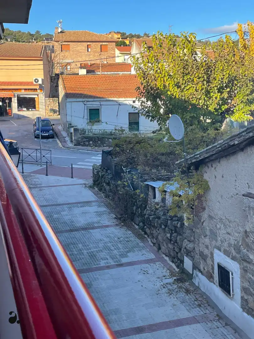 Vista exterior de Piso en venta en Navalagamella con Calefacción, Terraza y Amueblado