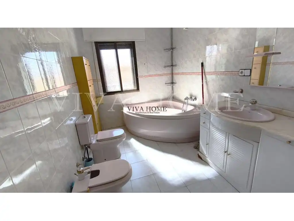 Bathroom of Houses for sale in Arganda del Rey