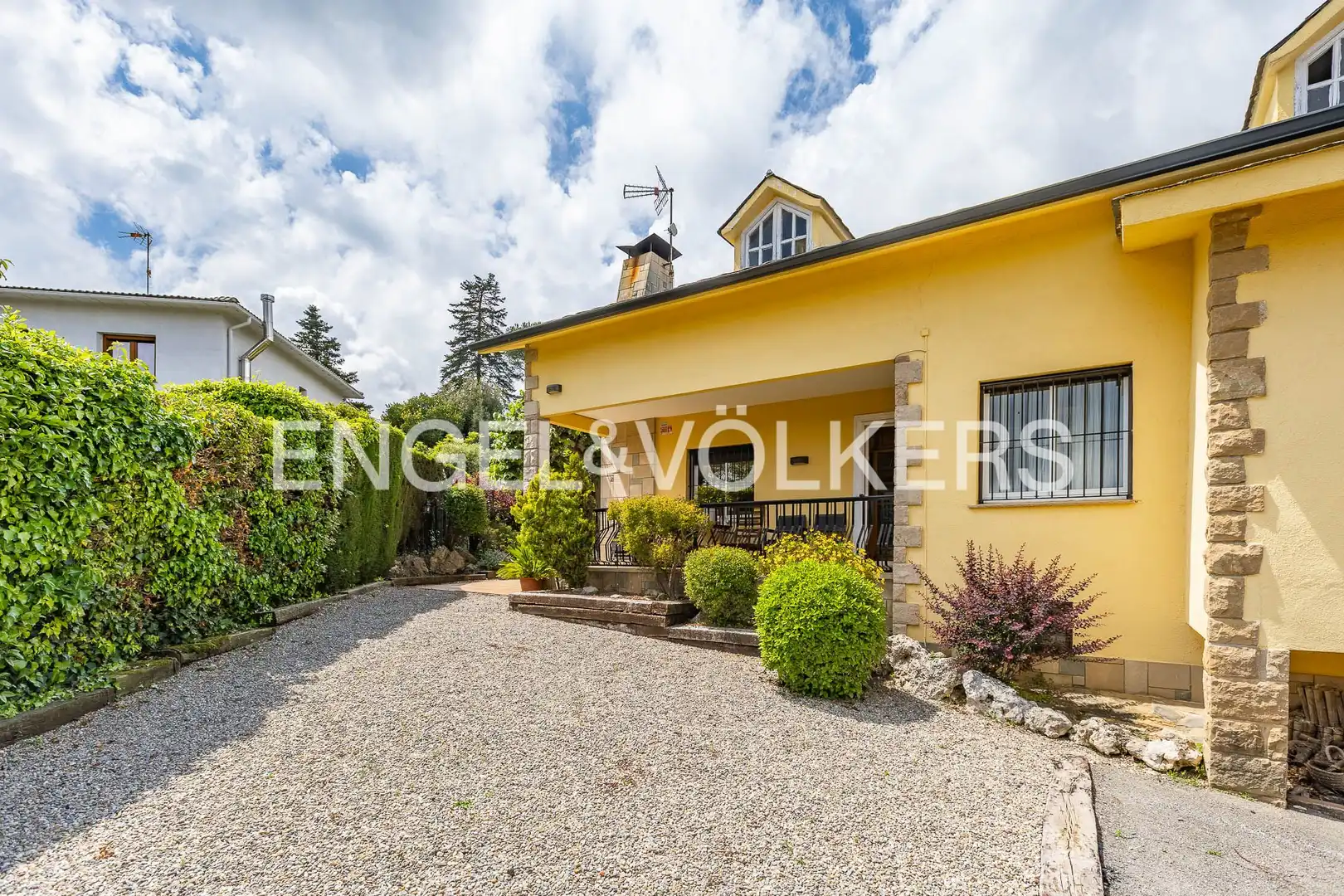 Vista exterior de Casa o chalet en venta en Sant Quirze Safaja con Calefacción, Jardín privado y Terraza