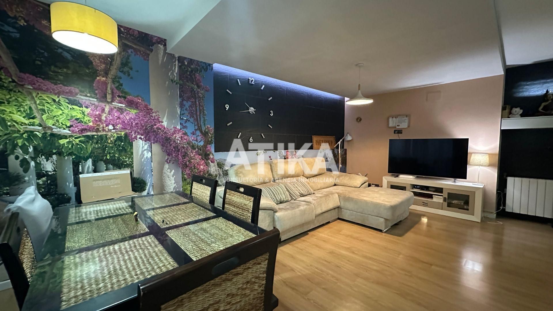 Living room of Flat for sale in Ontinyent  with Air Conditioner, Heating and Parquet flooring