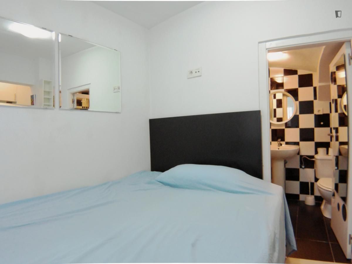 Apartment for share in Bellas Vistas