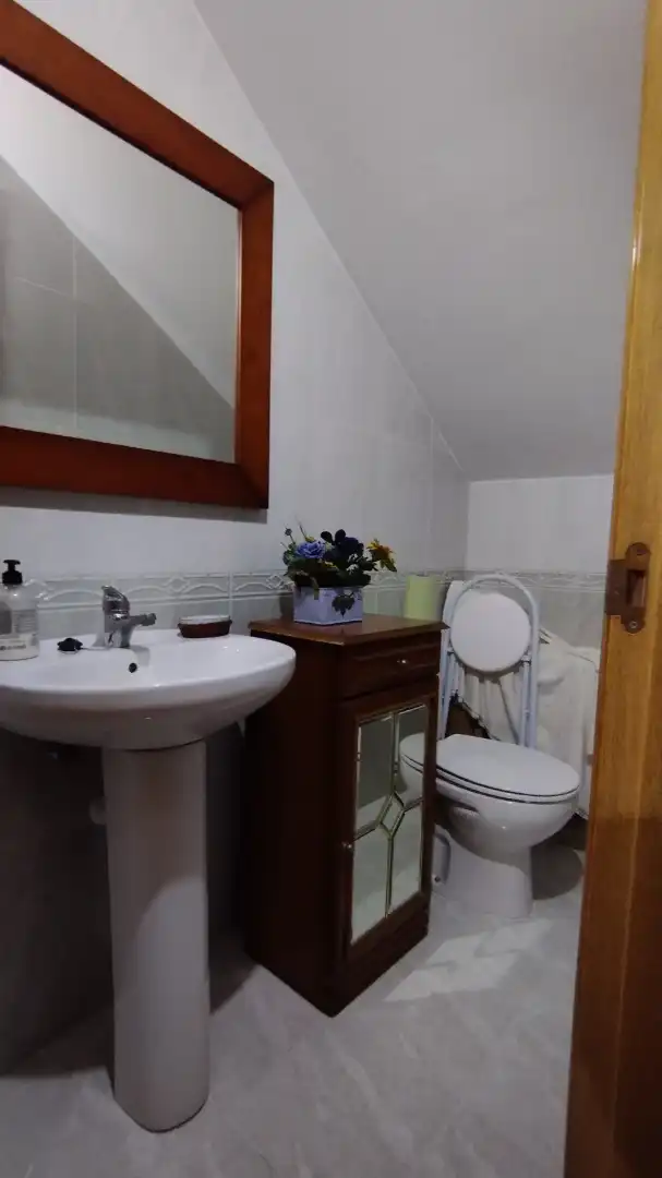 Baño de Casa adosada en venta en Medina del Campo con Calefacción y Trastero