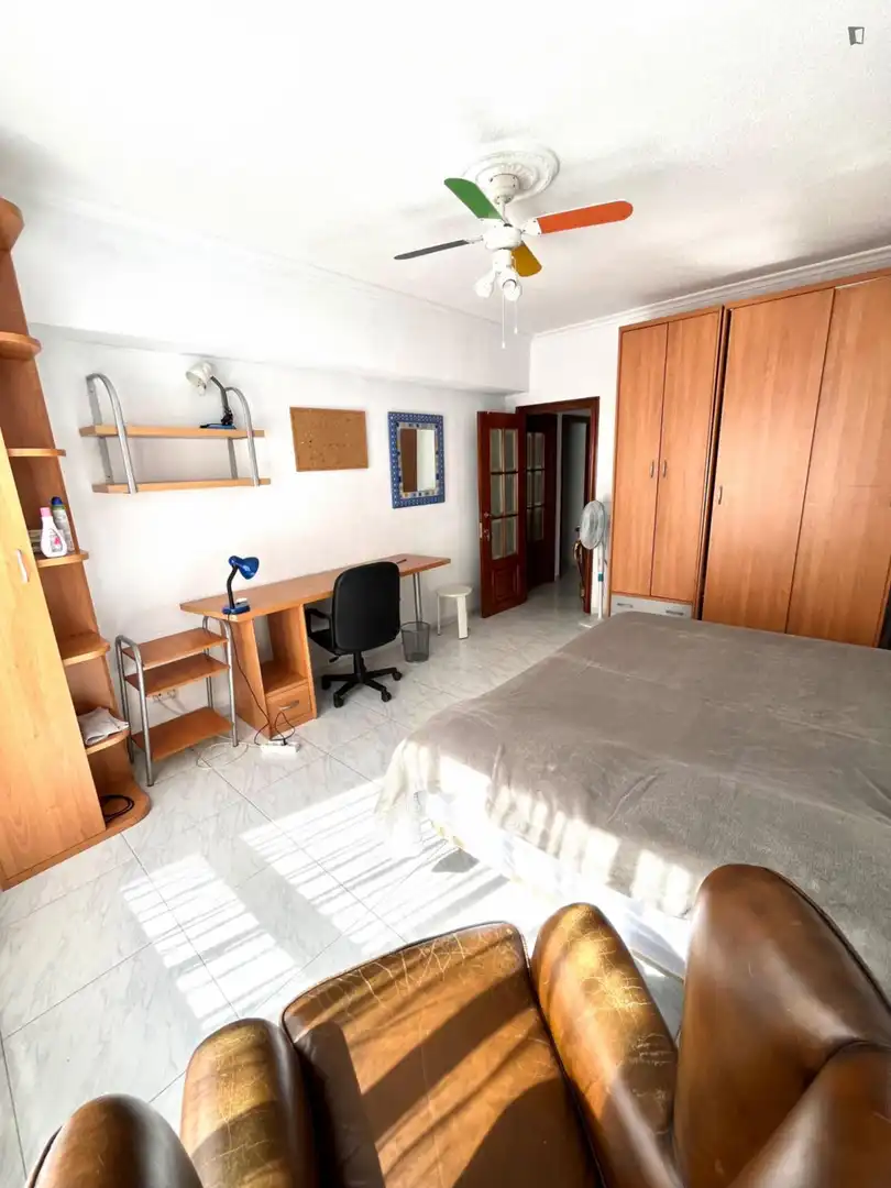 Room in Ciudad Jardín - Zoco