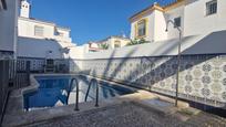 Piscina de Casa adosada en venda en Jerez de la Frontera amb Aire condicionat i Piscina