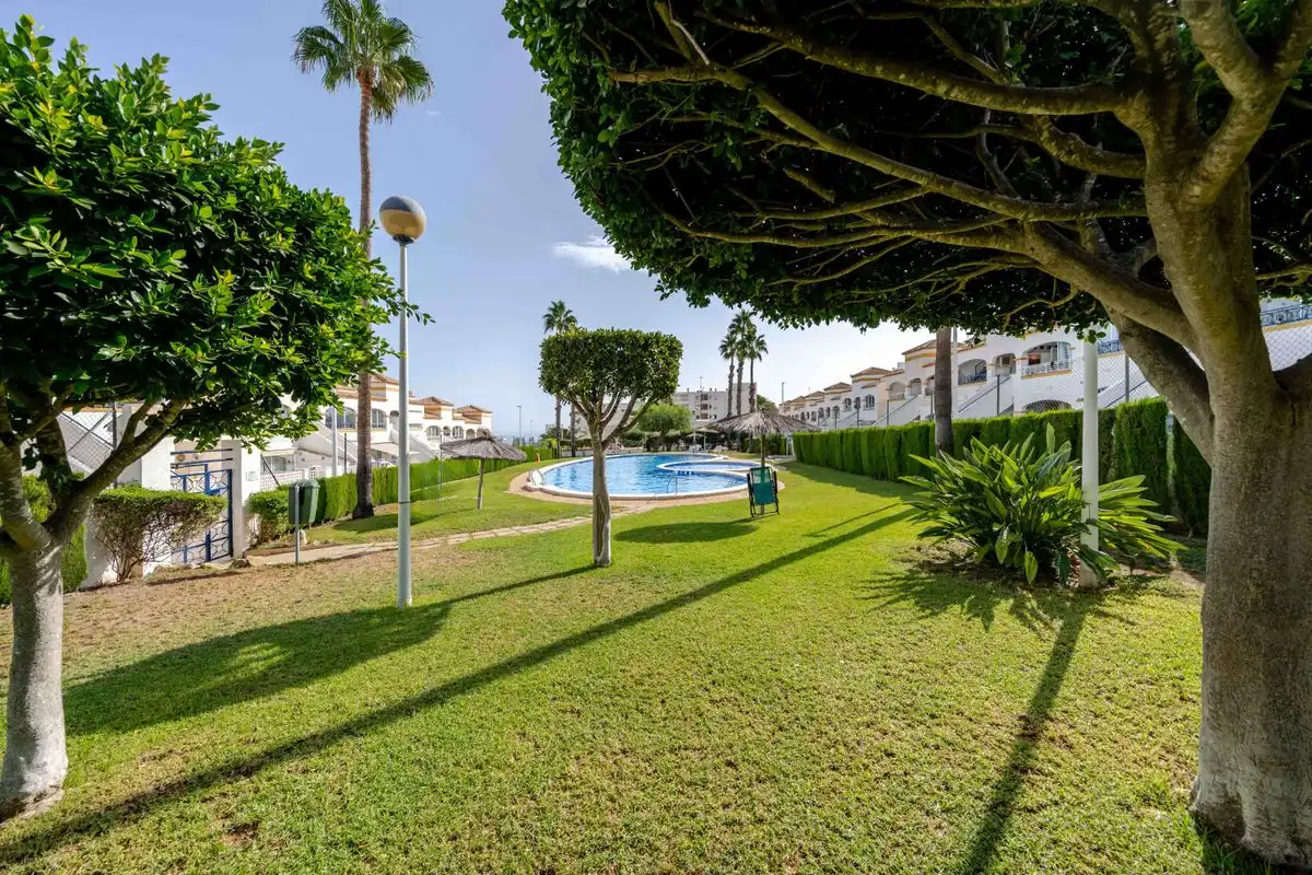 Garten von Erdgeschoss zum Verkauf in Santa Pola mit Heizung, Privatgarten und Terrasse