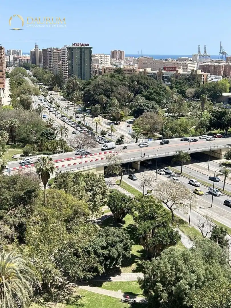 Vista exterior de Pis en venda en Málaga amb Aire condicionat, Calefacció i Piscina