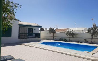 Piscina de Casa o xalet en venda en Tías amb Terrassa