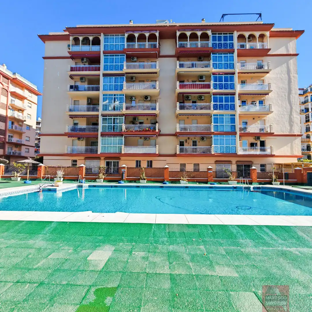 Swimming pool of Flat for sale in Fuengirola  with Air Conditioner, Terrace and Storage room