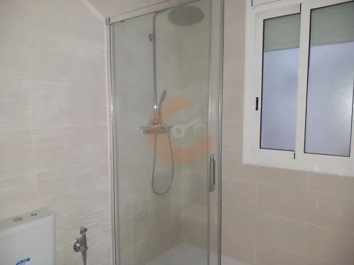 Bathroom of Flat for sale in El Vendrell  with Air Conditioner, Heating and Parquet flooring