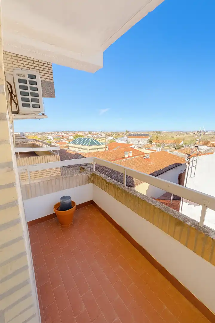 Balcony of Flat for sale in Trujillo  with Air Conditioner, Oven and Washing machine