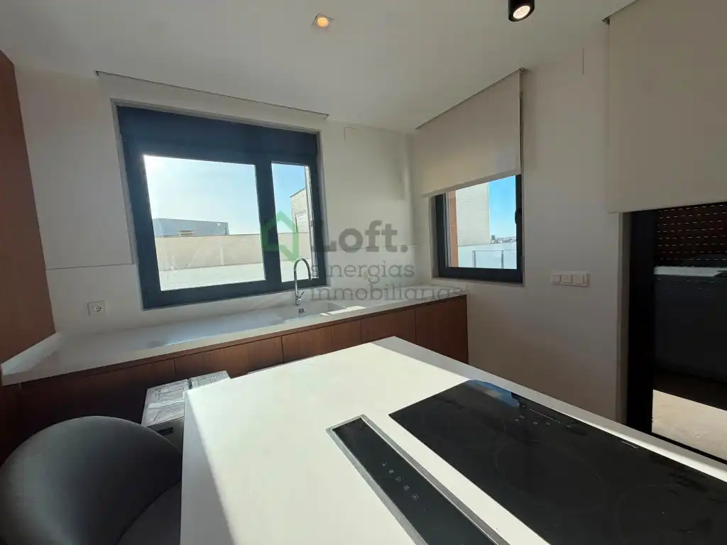Cuina de Casa o xalet en venda en Badajoz amb Terrassa, Piscina i Domòtica