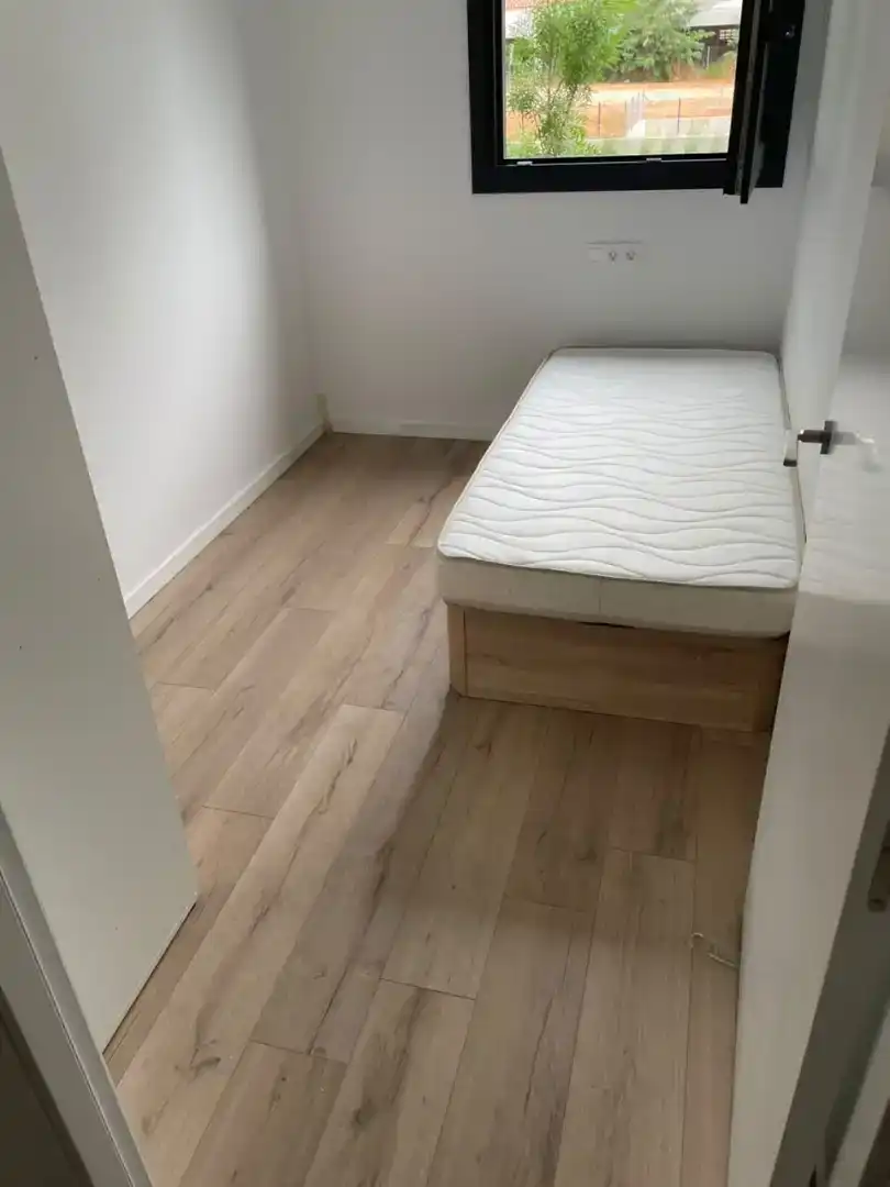 Habitación de Piso para compartir en Barberà del Vallès con Jardín privado, Parquet y Piscina
