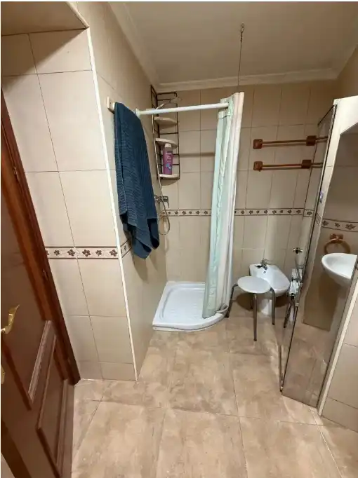 Bany de Casa adosada en venda en Puertollano amb Aire condicionat, Calefacció i Moblat