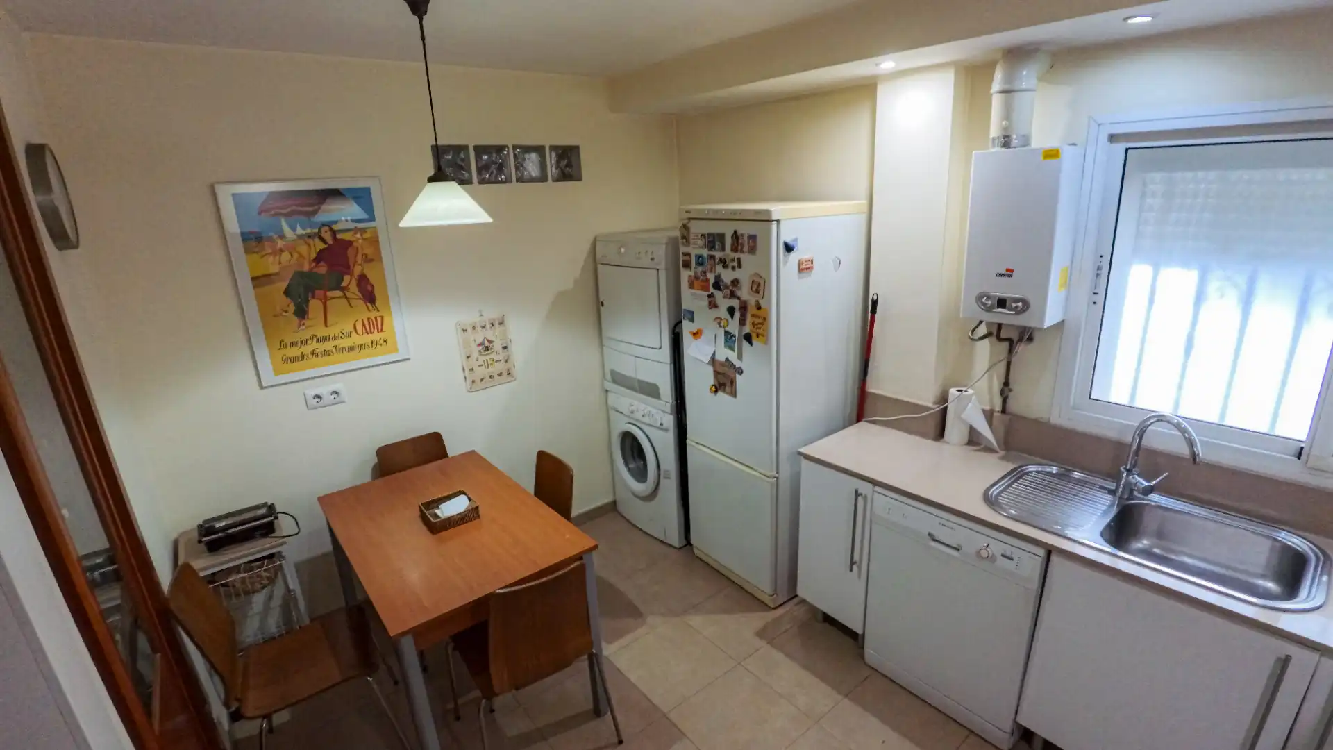 Kitchen of Flat for sale in Sevilla  with Air Conditioner and Balcony