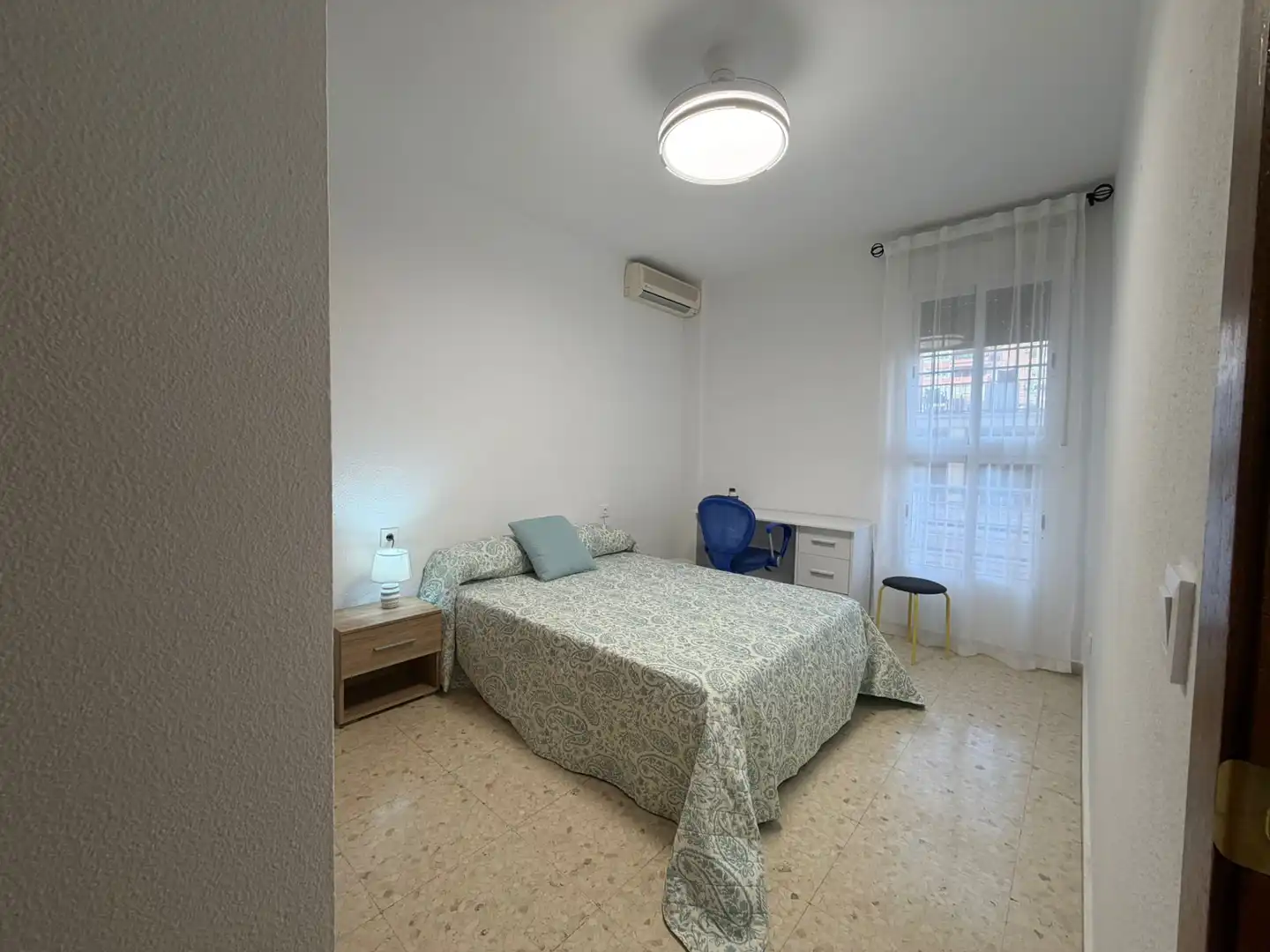 Dormitori de Pis de lloguer en Córdoba amb Aire condicionat, Calefacció i Jardí privat
