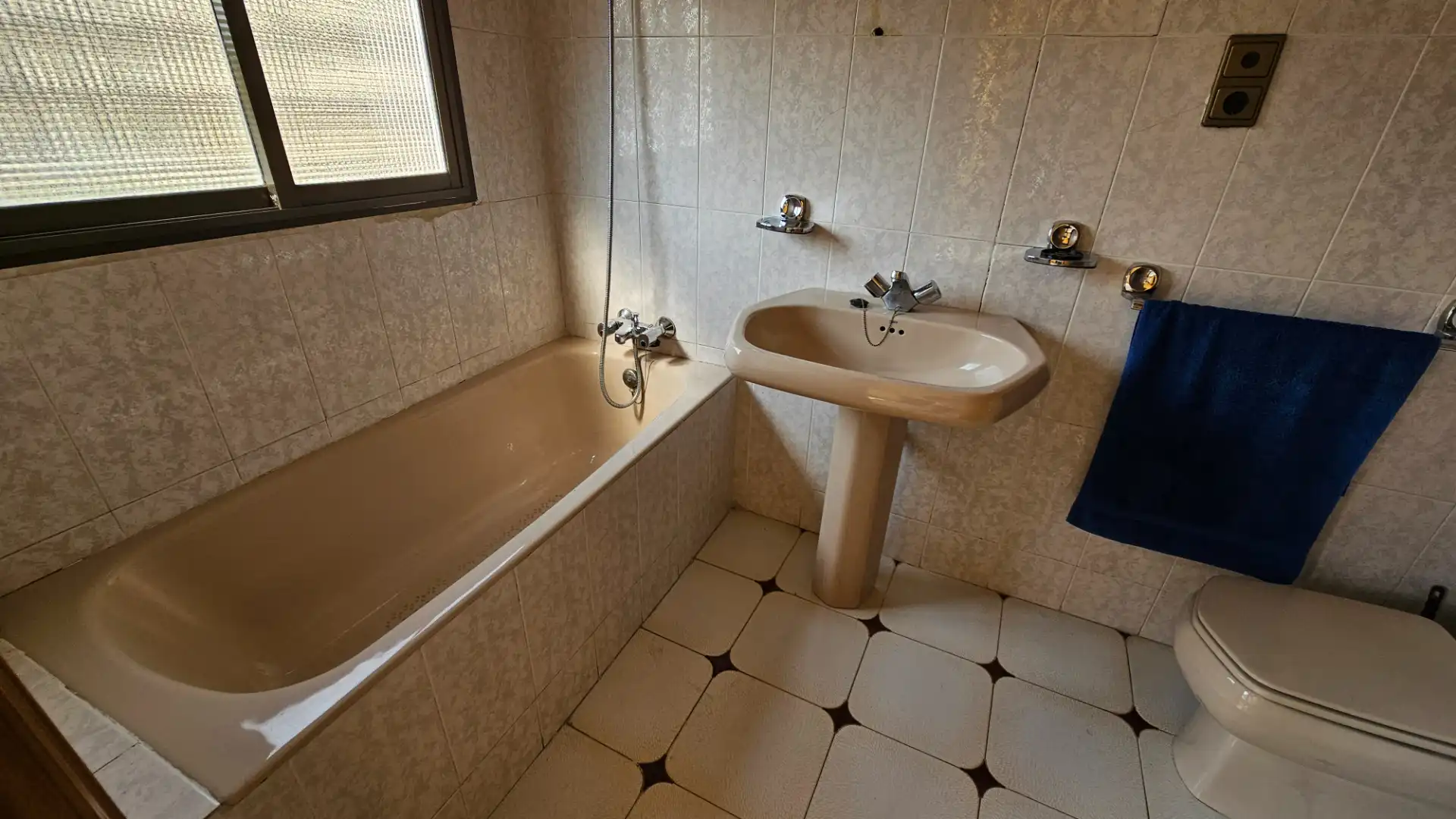 Bathroom of Flat for sale in Zaragoza