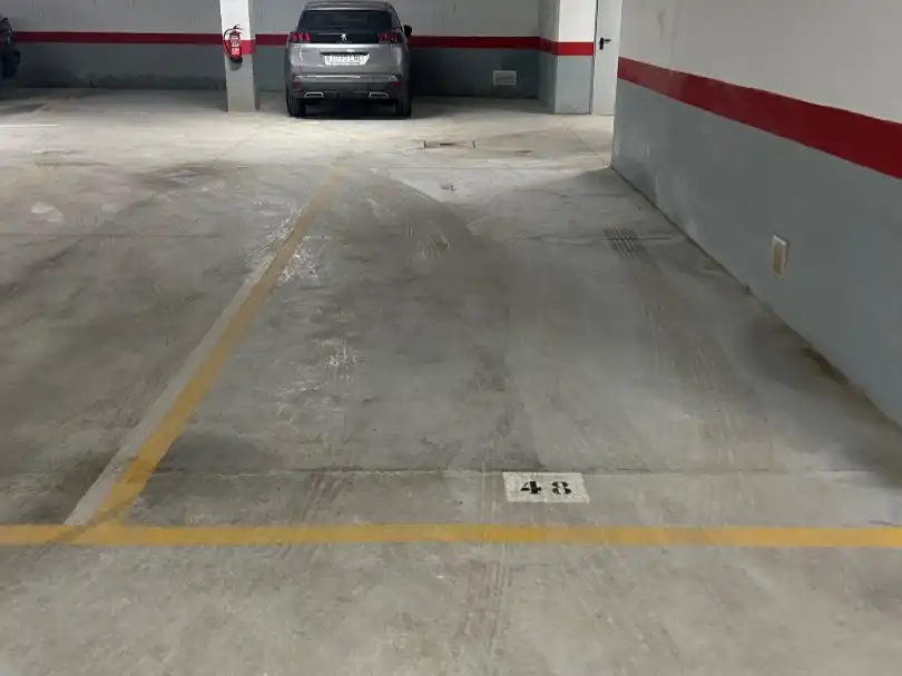 Parkplatz von Garage zur Miete in Algeciras mit Alarm