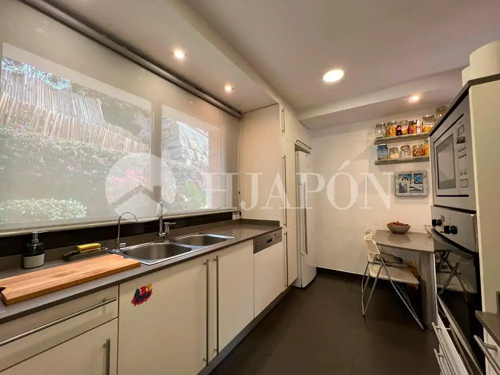 Cocina de Casa o chalet en venta en Alella con Aire acondicionado, Calefacción y Jardín privado