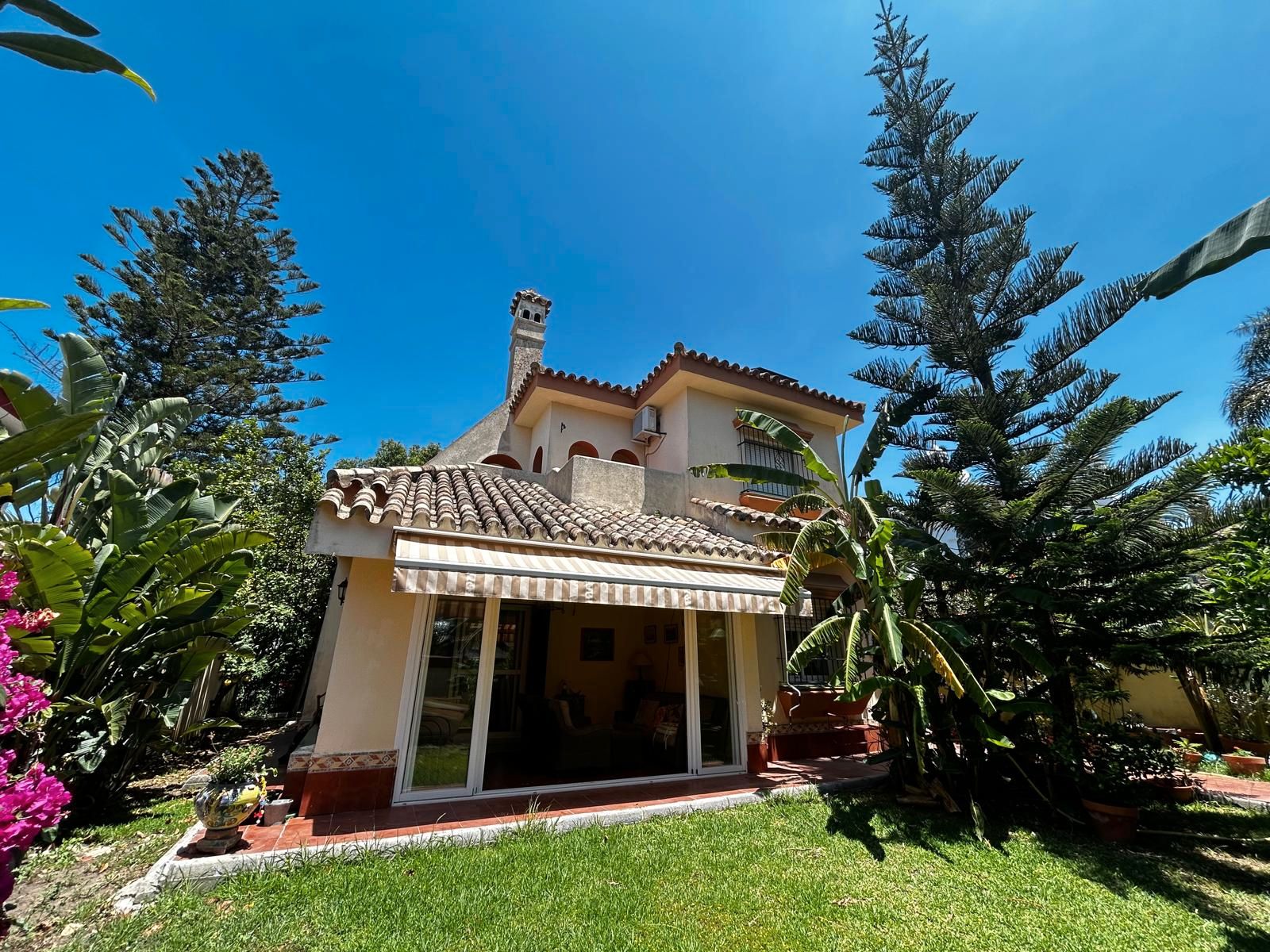 Garden of House or chalet for sale in Chiclana de la Frontera  with Air Conditioner, Private garden and Terrace