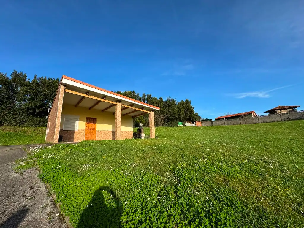 Außenansicht von Residential zum Verkauf in Gijón 