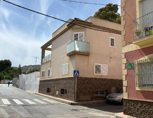 Vista exterior de Casa adosada en venda en Huércal de Almería