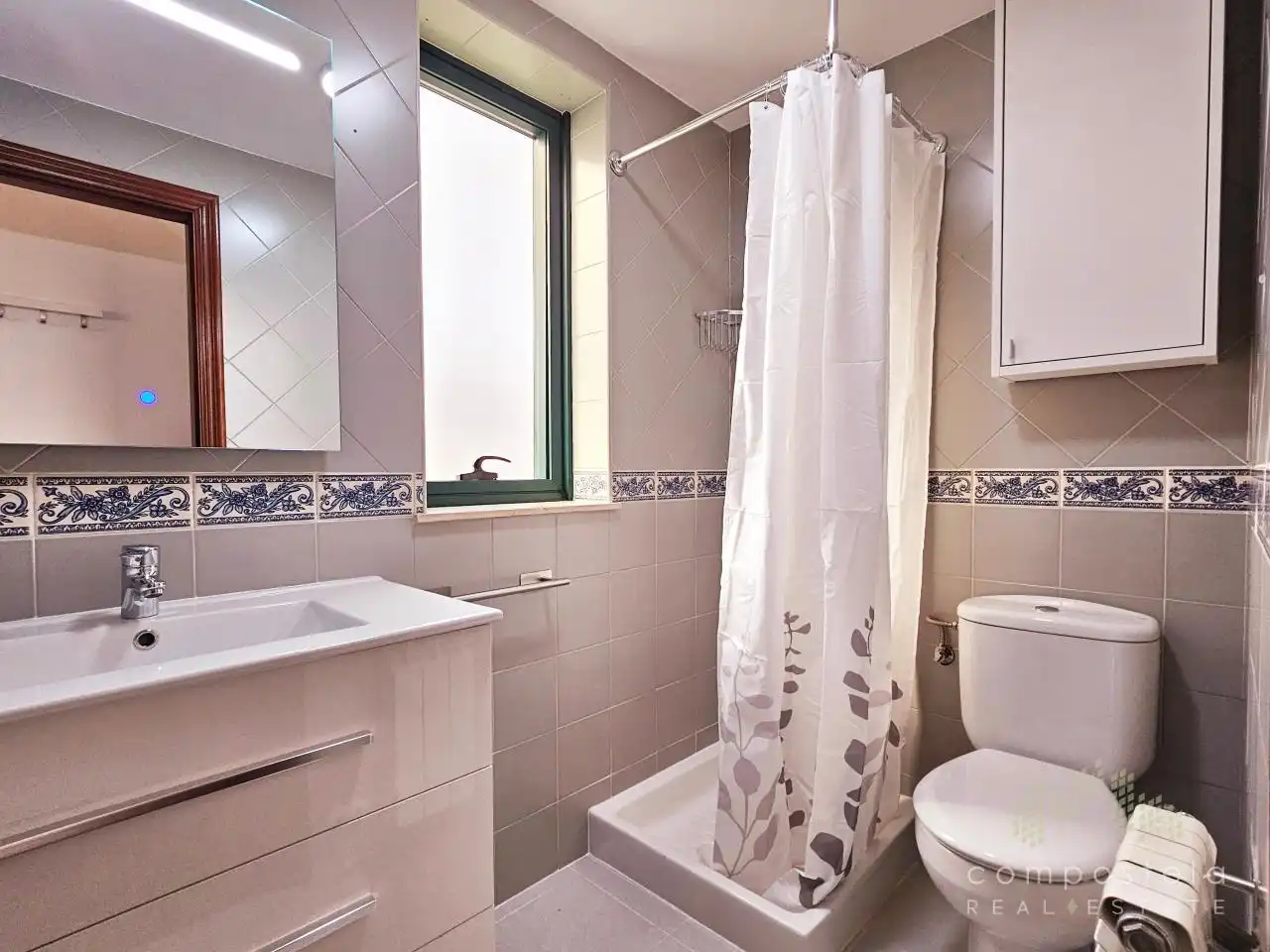 Baño de Dúplex de alquiler en Ames con Calefacción, Parquet y Trastero