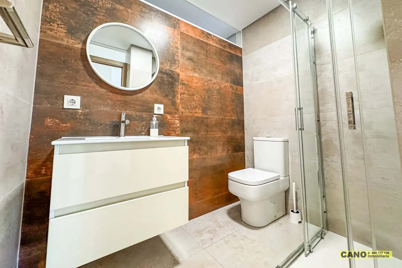 Bathroom of Flat for sale in Roquetas de Mar  with Air Conditioner, Heating and Terrace