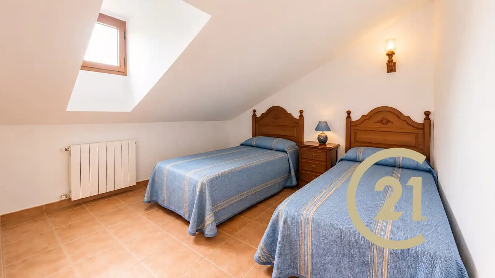 Schlafzimmer von Einfamilien-Reihenhaus zum Verkauf in Cartajima mit Heizung, Terrasse und Abstellraum
