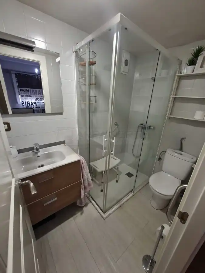 Bathroom of Flat for sale in Lovaina