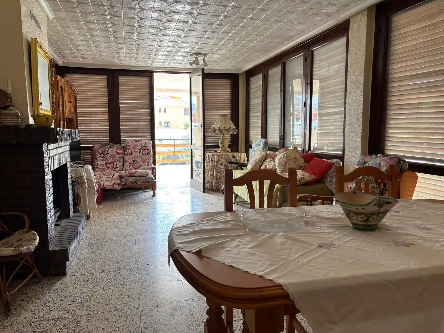 Sala d'estar de Casa o xalet en venda en Elda amb Aire condicionat, Calefacció i Jardí privat