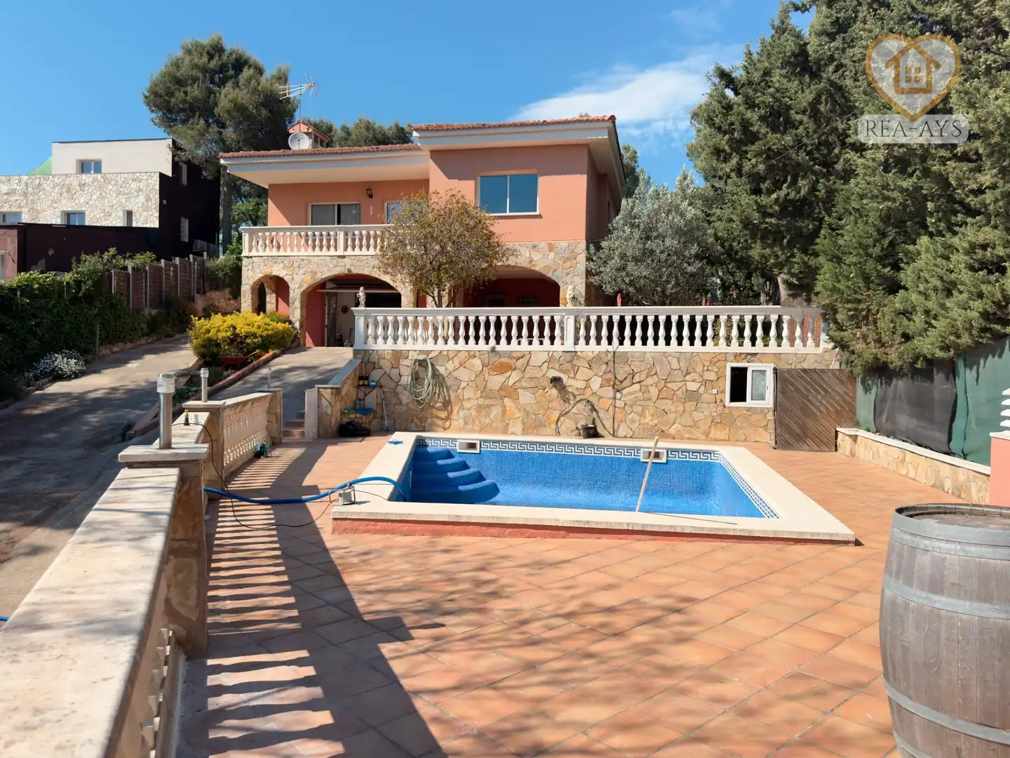 Piscina de Casa o xalet en venda en Vallirana amb Calefacció, Jardí privat i Terrassa