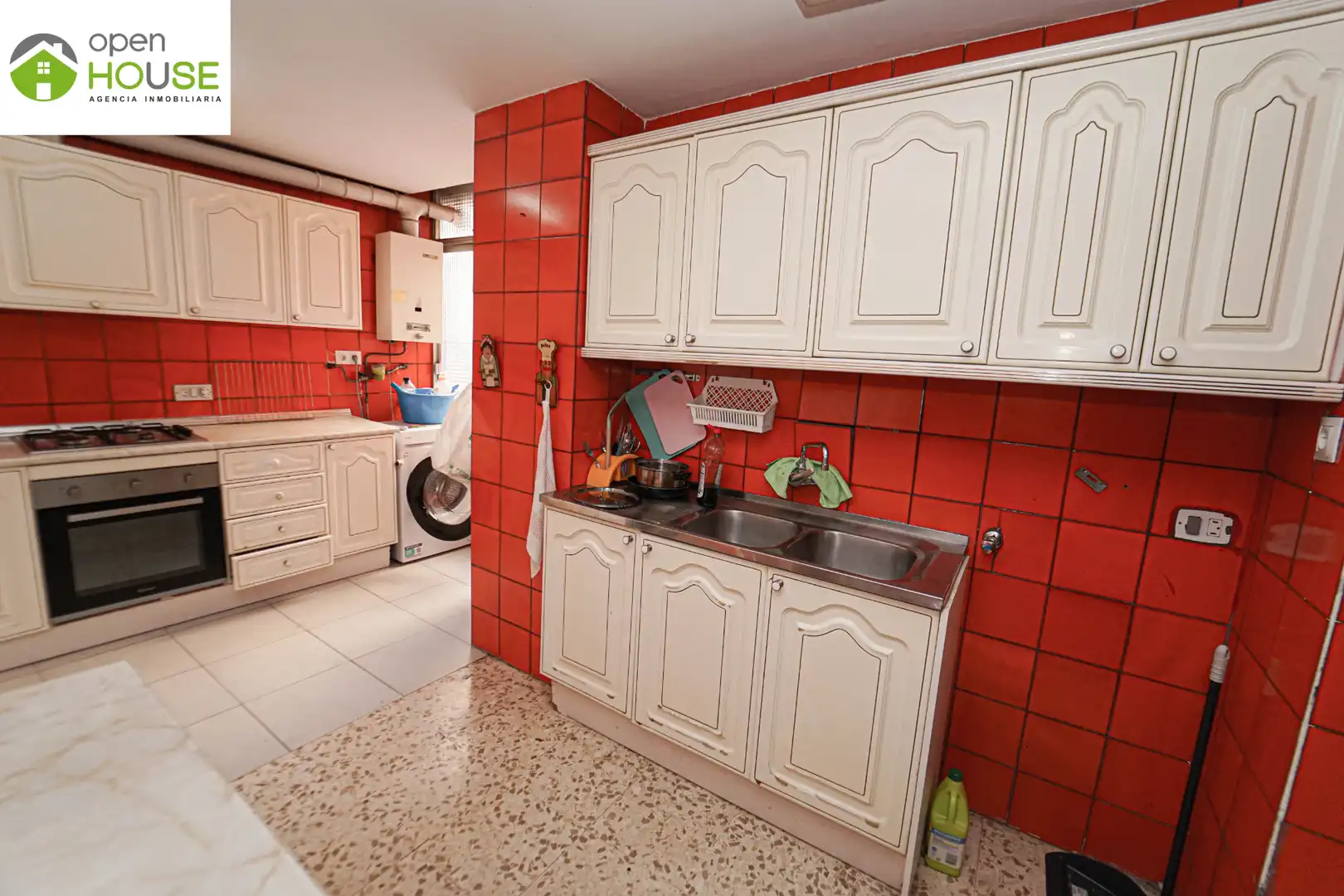 Kitchen of Flat for rent in Granada  with Heating, Furnished and Oven