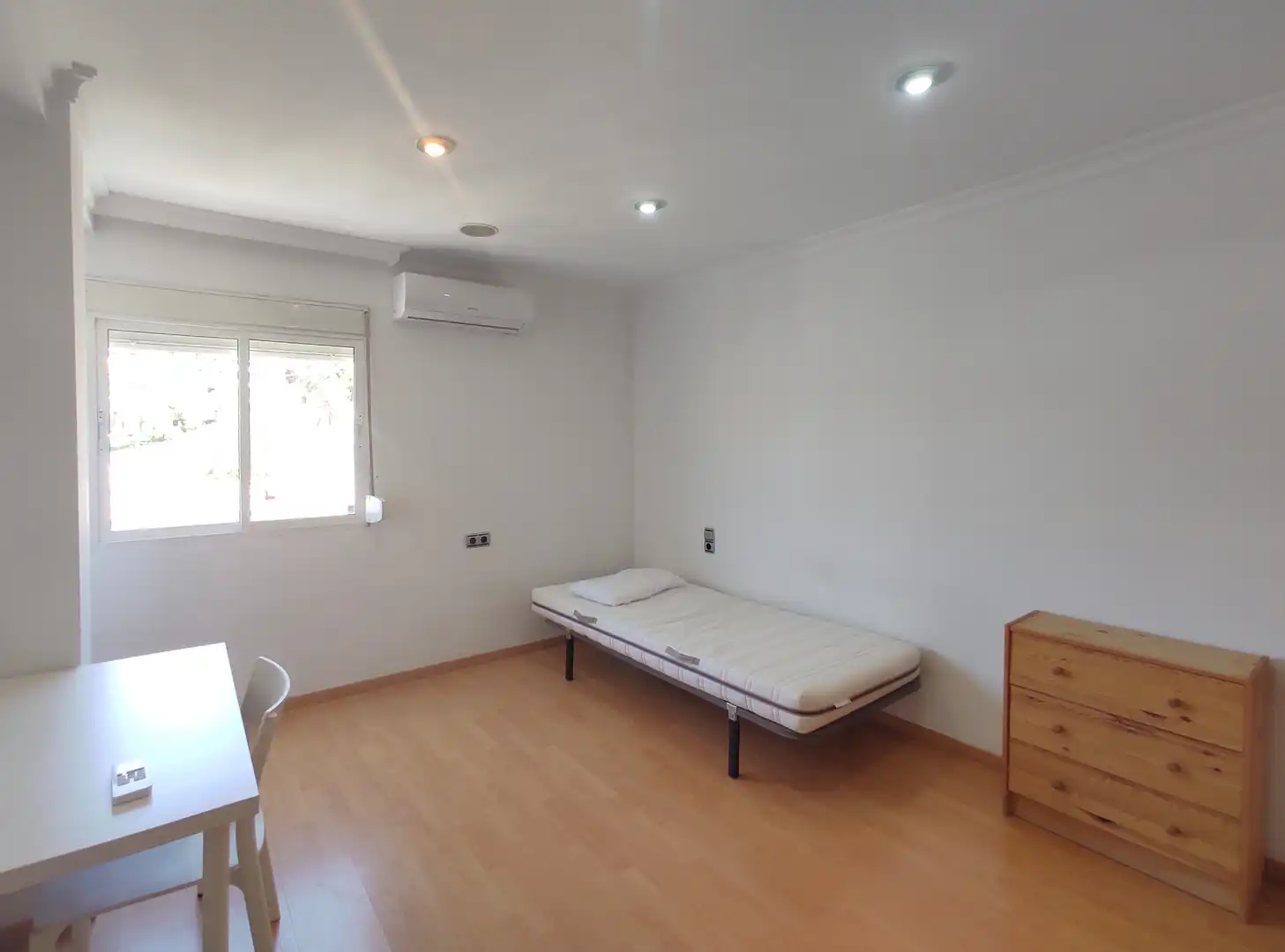 Schlafzimmer von Wohnung zur Miete in Málaga mit Klimaanlage, Möbliert und Waschmaschine